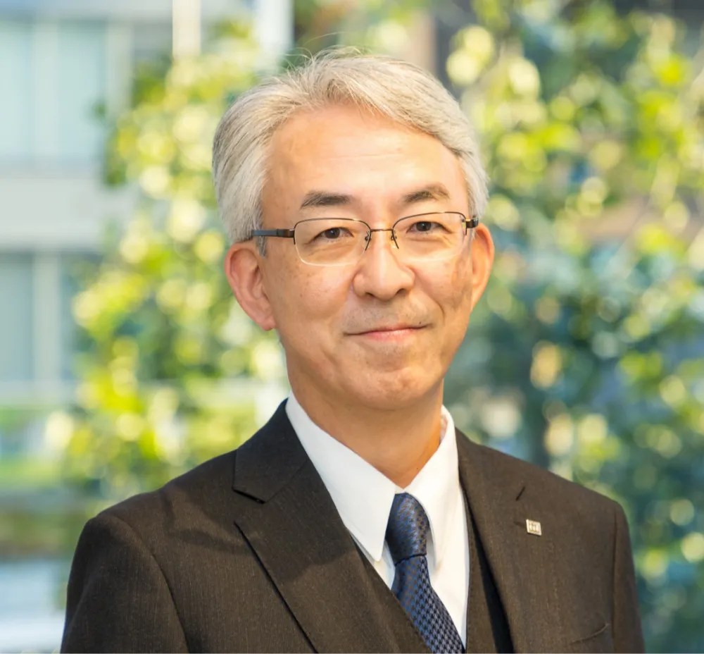 新妻　充